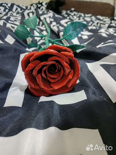 Металлическая роза