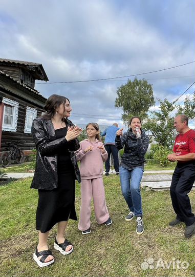 Ведущий на праздник