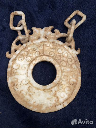 Старинная нефритовая фигурка. Китай