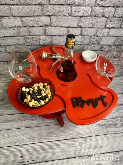 Винный столик