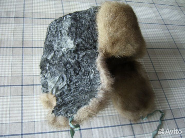 Шапка-ушанка из норки с каракулем