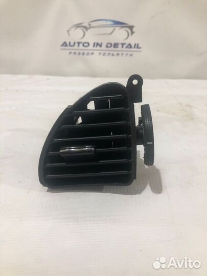 Дефлектор центральный правый hyundai elantra XD 1