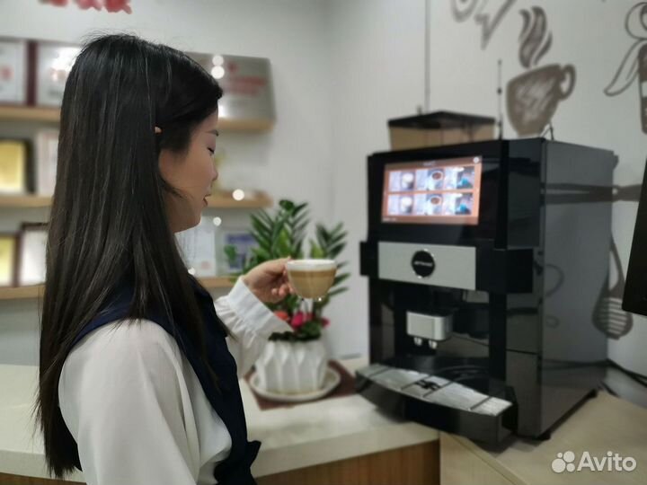 Профессиональная кофемашина для кафе