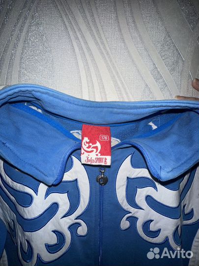 Спортивный костюм женский