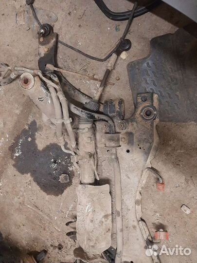 Подрамник балка подмоторная Ford Focus 2