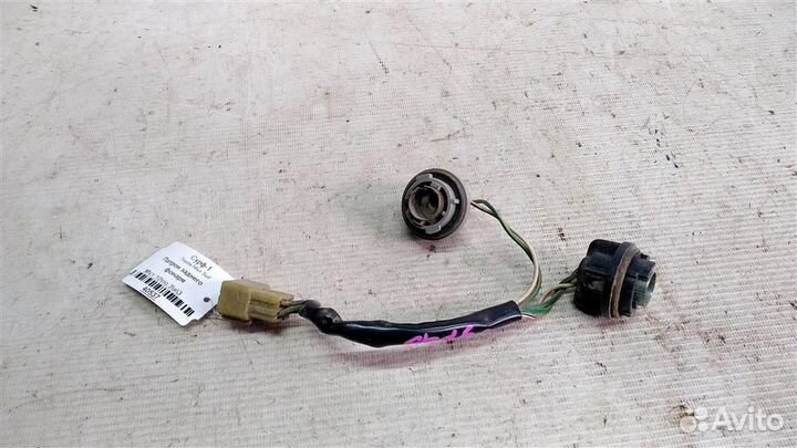 Патрон заднего фонаря Toyota Hilux Surf