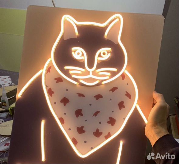 Неоновая вывеска