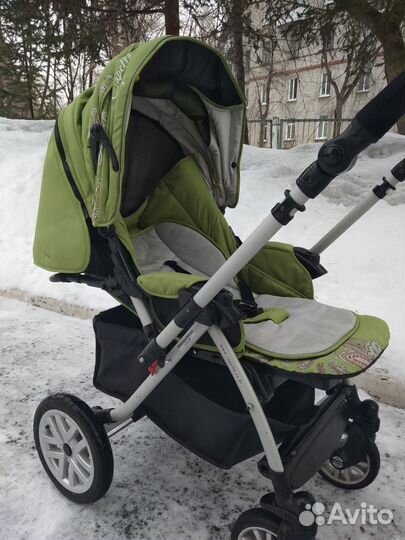Продам детскую прогулочную коляску