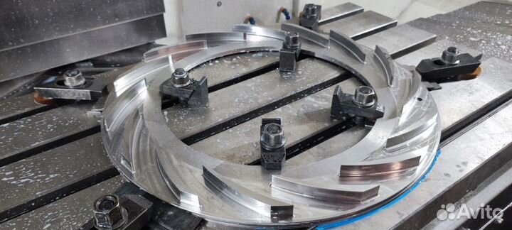 Обработка валов, втулок и шестерен на станке TN-45