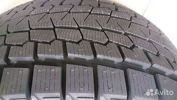 Yokohama Ice Guard G075 275/35 R22 104Q
