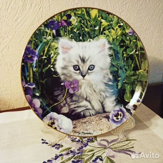 Коллекционные тарелочки с котятами. Стоимость 1400