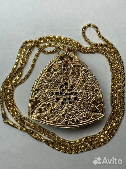 Винтажный кулон на цепочке 