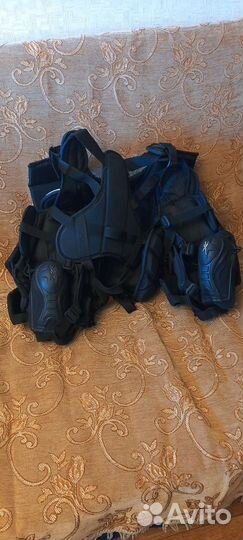 Хоккейный вратарский нагрудник Reebok jr