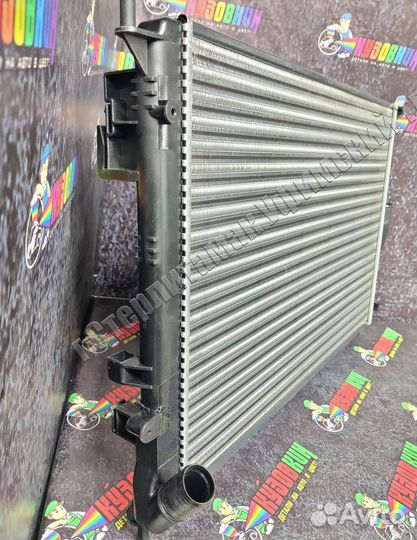 Радиатор охлаждения renault logan sandero 08 c a/c