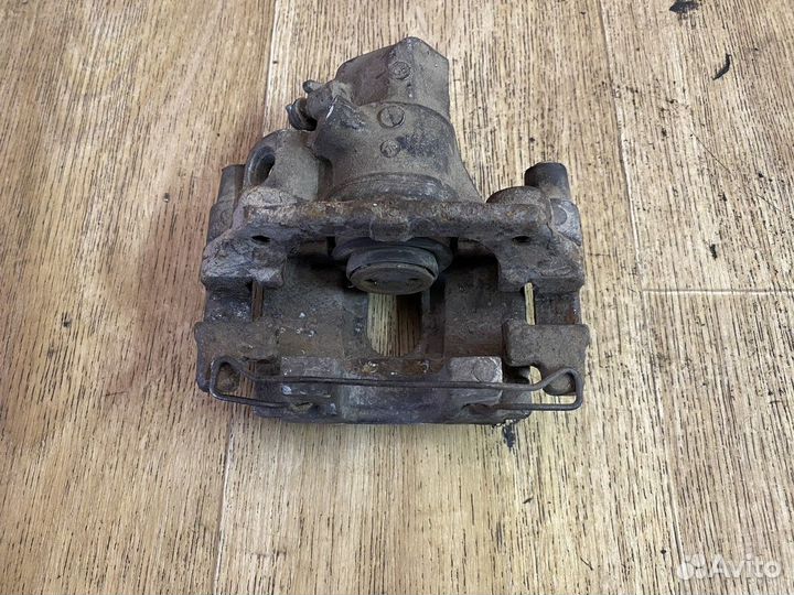 Суппорт задний правый Фокус 2 Ford Focus