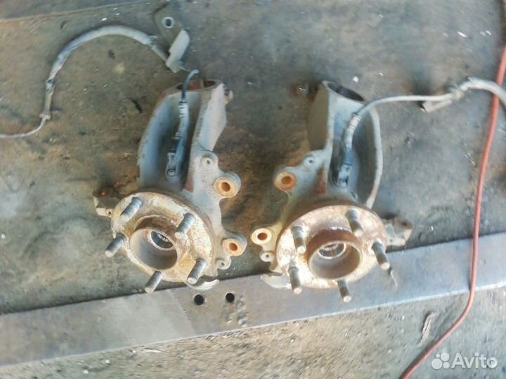 Передний поворотный кулак форд фокус 2