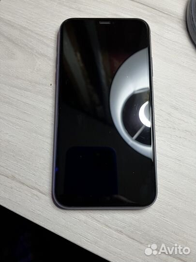 Телефон iPhone 11