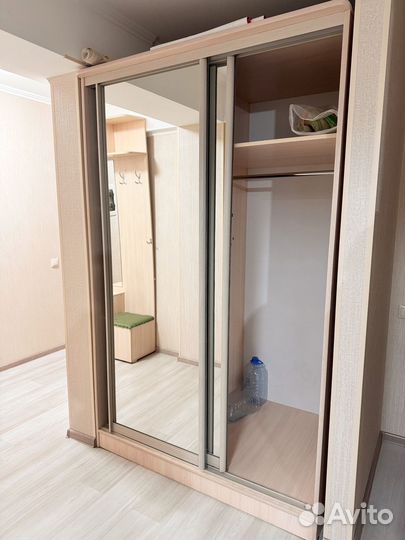 Шкаф купе с зеркалом