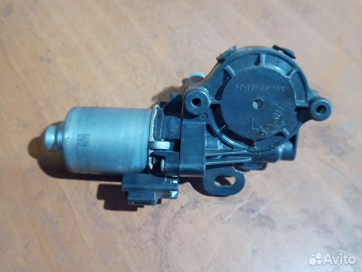 Моторчик регулировки сиденья Toyota Land Cruiser