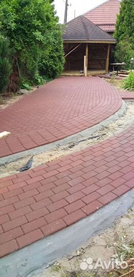 Укладка тротуарной плитки брусчатки