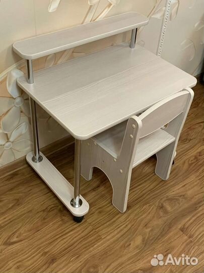 Растущие детский стол и стул