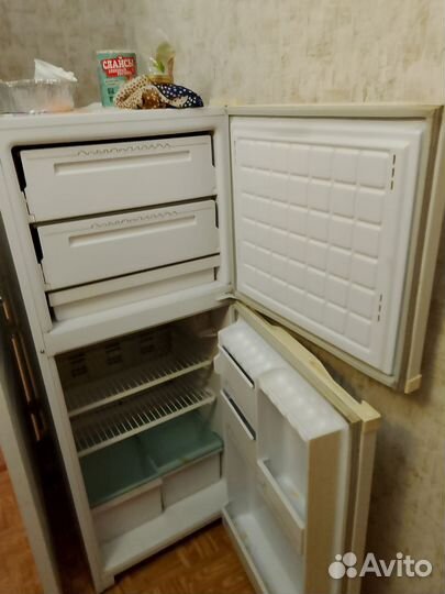 Холодильник бирюса