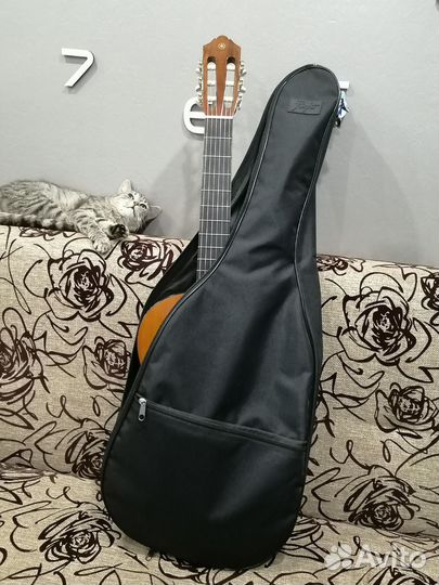 Классическая гитара yamaha c40, чехол, струны