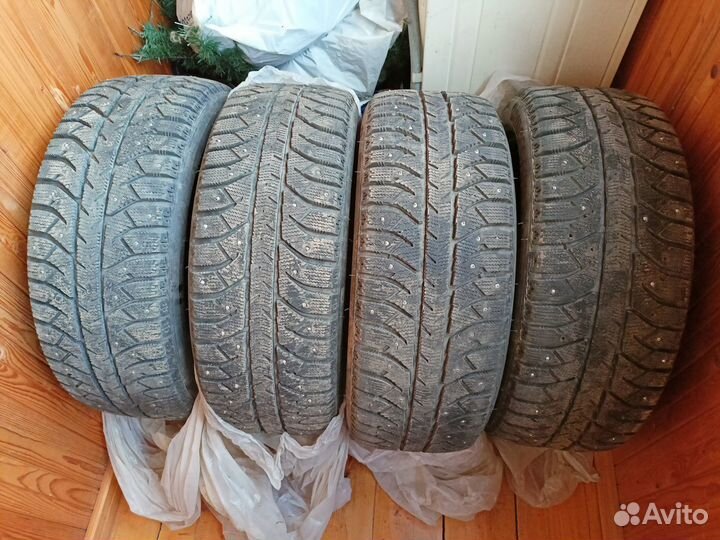 Bridgestone Ice Cruiser 7000S 205/50 R17 93T