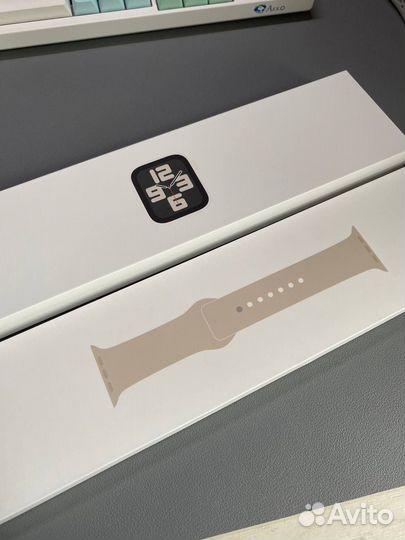 Смарт-часы Apple Watch SE 2022 40mm Starlight
