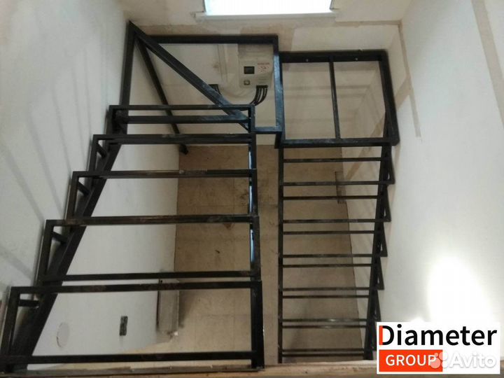 Изготовление современной лестницы на косоурах