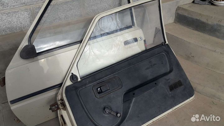 Двери,Таврия-1102