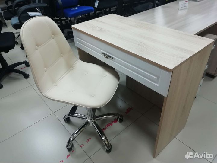 Стол для ноутбука