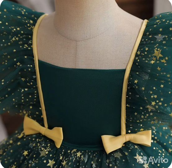 Пышное нарядное платье для девочки зеленое
