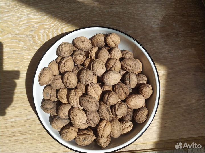 Грецкий орех в скорлупе