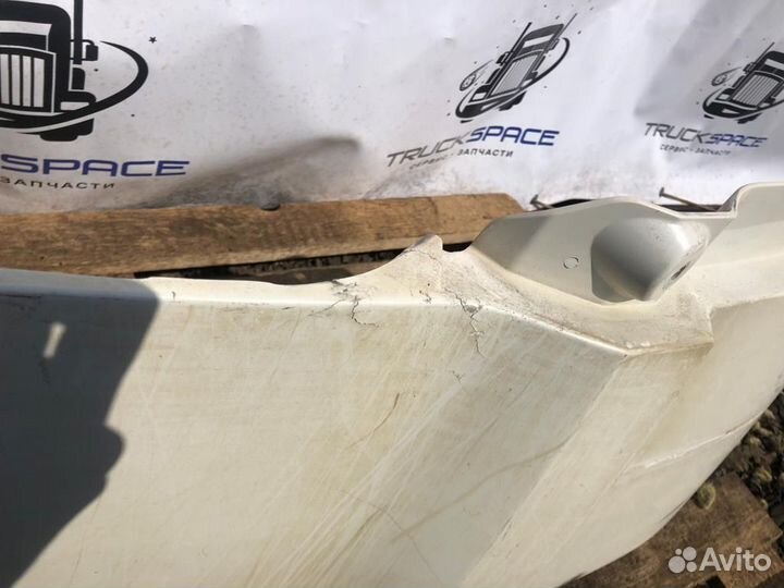 1876029 Спойлер кабины верхний левый Daf XF105