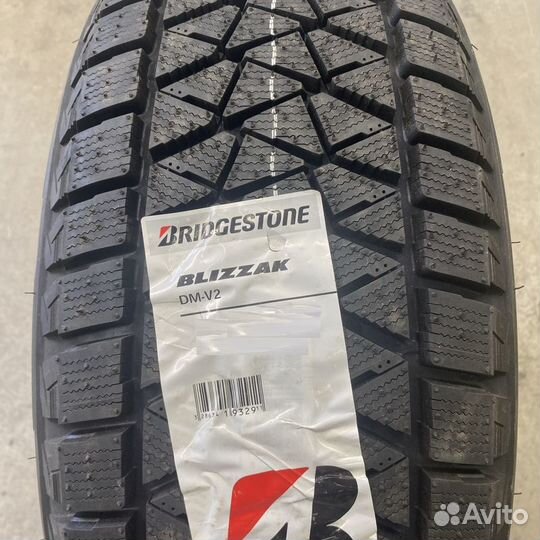 Bridgestone Blizzak DM-V2 275/50 R20 113R