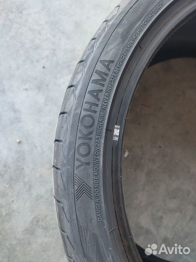Yokohama Advan Sport V105E 275/35 R22 104Y