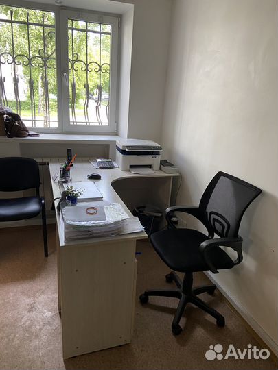 Стол офисный с тумбой