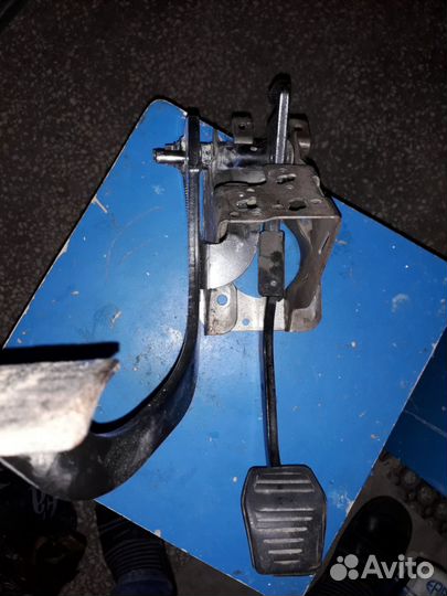 Продам педальный узел форд фокус 1