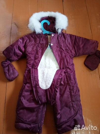 Комбинезон, коляска, стул для кормления