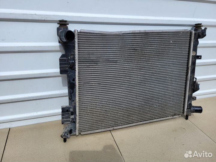 Радиатор охлаждения Hyundai Solaris
