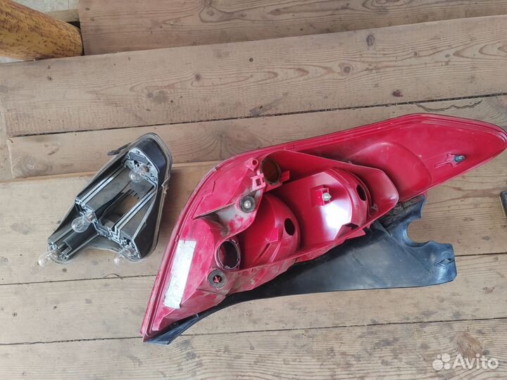 Фонарь задний правый Peugeot 308