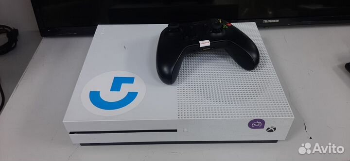 Игровая приставка Xbox One s 500Gb model-1681 + 1