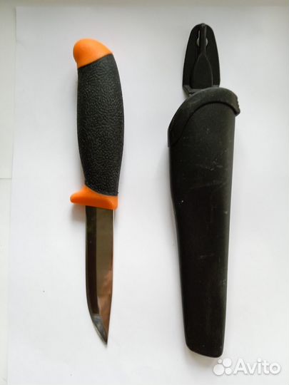 Нож для рыбалки и туризма в пластиковом чехле