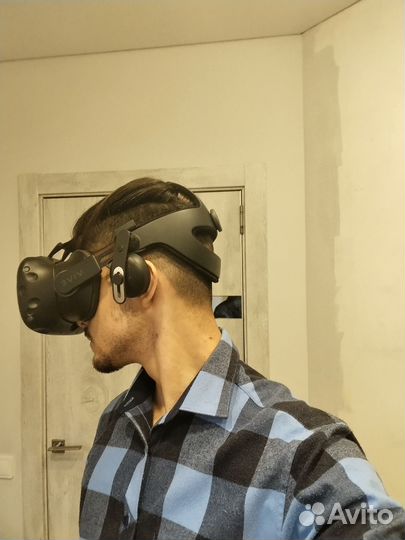 VR шлем HTC Vive +Deluxe Audio Strap