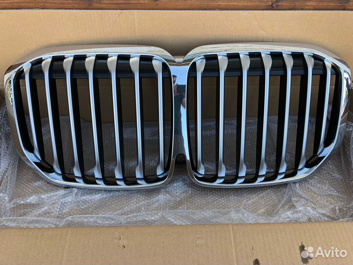 Решетка и насадки на глушители BMW X7 хром родной