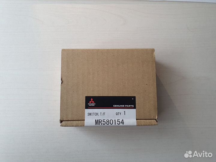 Mitsubishi MR580153/4 датчик раздаточной коробки