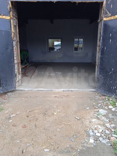 Гараж, > 30 м²