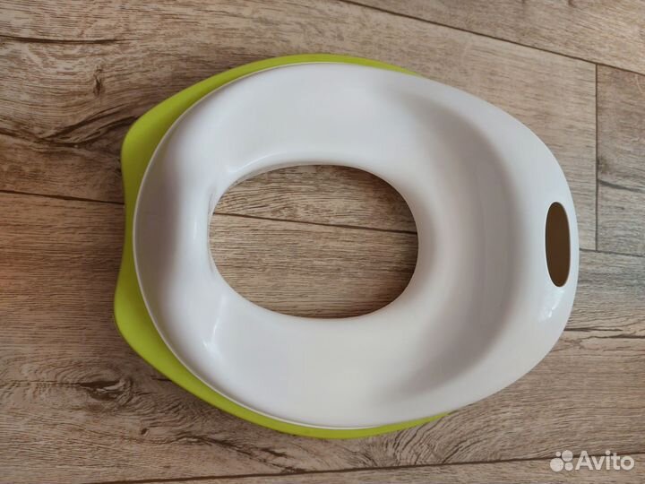 Сиденье на унитаз и подставка для ног