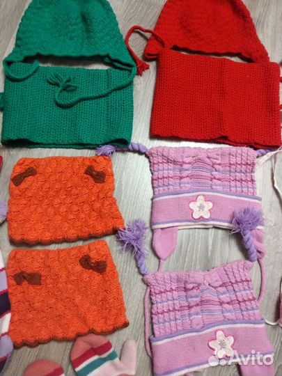 Шапки,шлемы, варежки для двойни 50-54